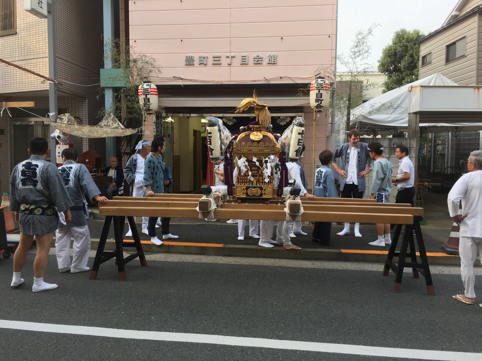 七日会 町内巡行